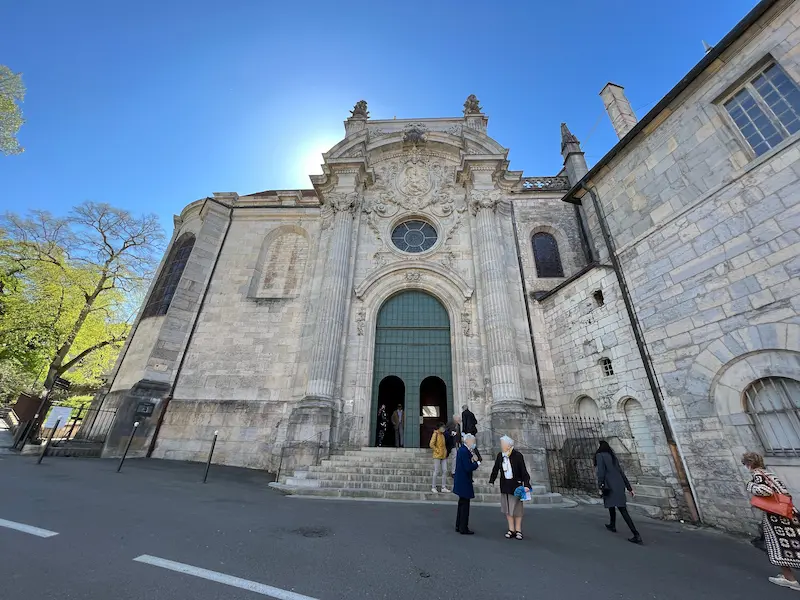 Façade gothique et romane de la Cathédrale Saint-Jean de Besançon